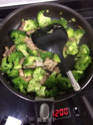 Stir-fried Pork with Broccoli recipe