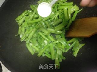 Stir-fried Water Spinach recipe