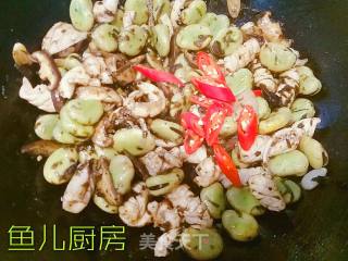 Fresh Squid, Shiitake Mushrooms and Green Broad Beans──private Dishes in Yuer's Kitchen recipe