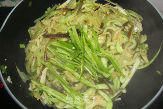 #trust之美# Stir-fried Eggplant Strips with Hot Pepper recipe