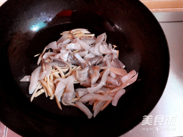 Fried Squid Head with Chive Moss recipe