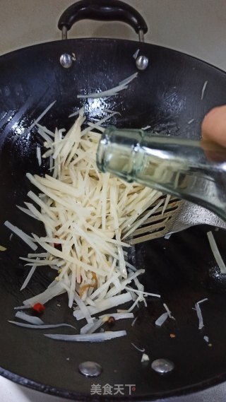 Stir-fried Pork with Lotus Root recipe