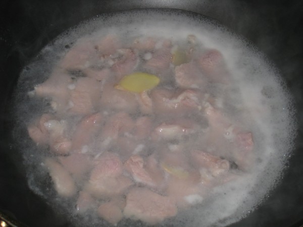 Lean Pork Soup with Oyster and Snow Fungus recipe