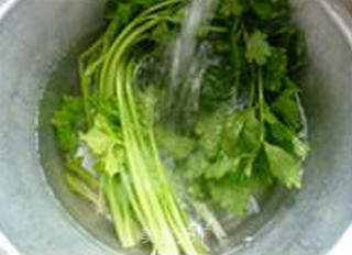 Fried Celery with Scallop Balls recipe