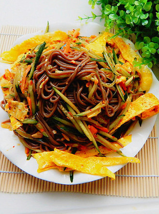 Soba Noodles with Cucumber and Egg Crust recipe