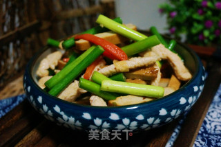 #信之美# Stir-fried Tofu with Shredded Chicken and Garlic Sprouts recipe