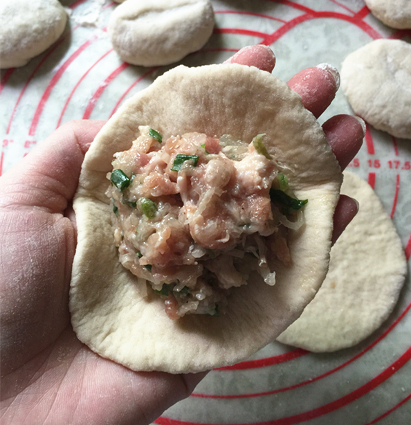 Shredded White Carrot Pork Bun recipe