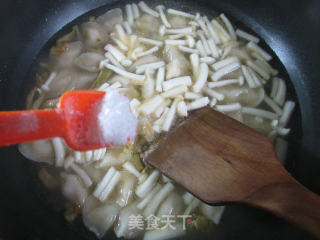 Mustard Shredded Seafood and Mushroom Dumplings recipe