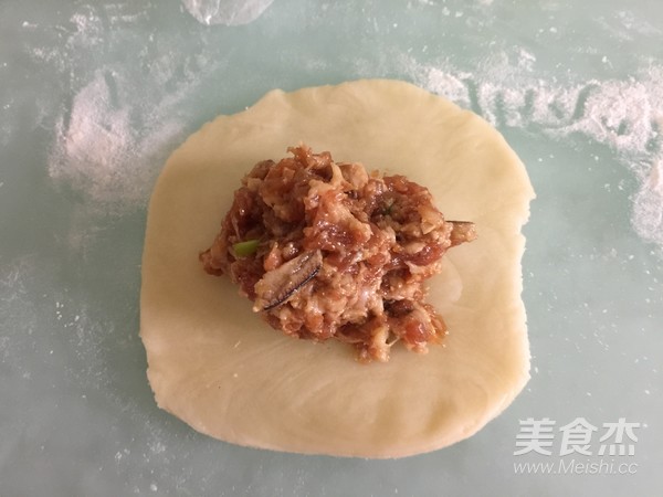 Crab Meat and Fresh Meat Mooncakes recipe