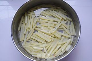 Stir-fried Potato Chips with Cilantro recipe