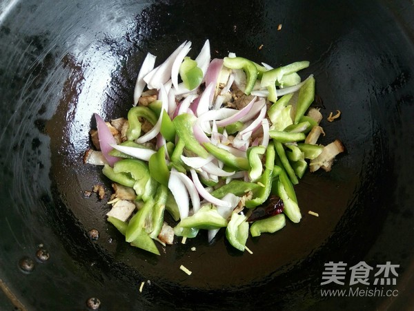 Spicy Fried Cuttlefish Pork recipe