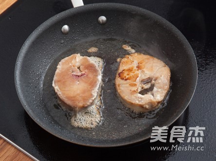 Yuzu Soy Sauce-pan-fried Codfish recipe