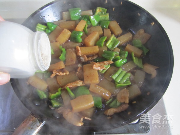 Green Pepper Konjac Meat Slices recipe