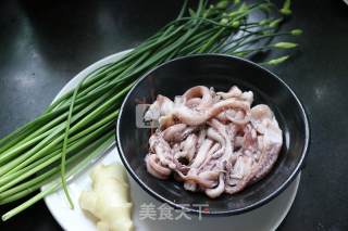 Fried Squid with Leek Stalks recipe