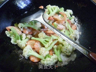 Stir-fried Cauliflower with Shrimp and Green Pepper recipe