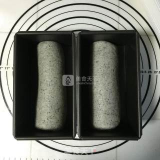 #aca烤明星大赛#fragrant Black Sesame Small Toast recipe