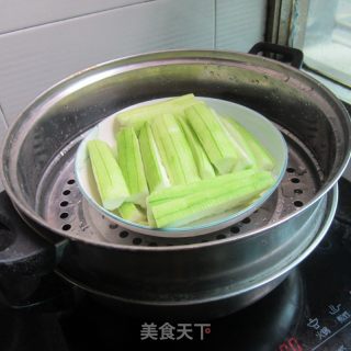 Steamed Loofah recipe