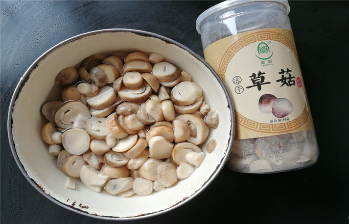 Straw Mushroom Pork recipe