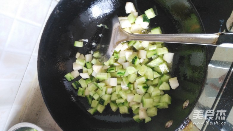 Stir-fried Braised Pork with Yam Cucumber recipe