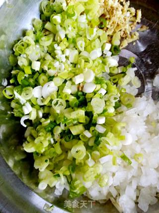 Steamed Dumplings with Zucchini, Cucumber and Egg Stuffing (refrigerator Sweeping) recipe