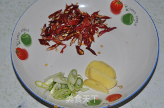 Soy Bean Sprouts Fried Pork Skin recipe