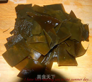 Low-fat Diet Menu of Kelp, Winter Melon and Snail Slice Soup recipe