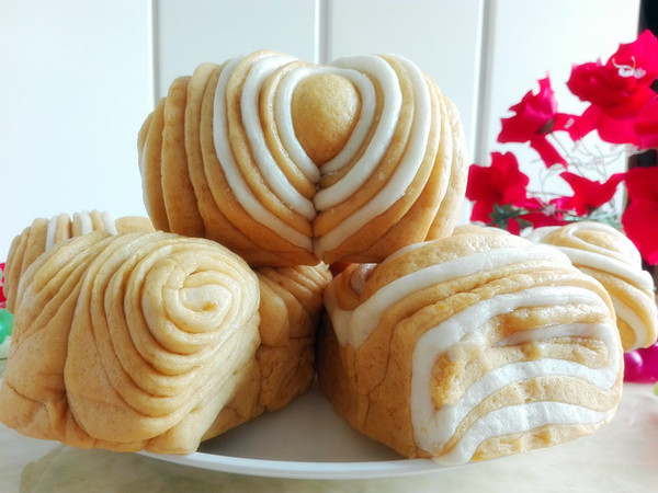 Pumpkin Two-color Coconut Flower Roll recipe