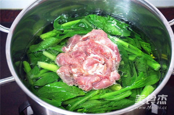Lean Meat and Chopped Noodles recipe