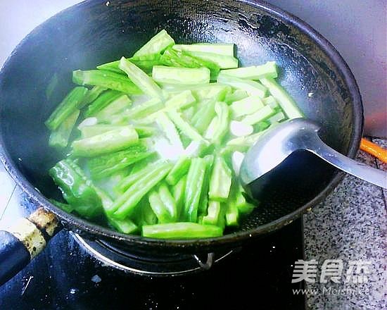 Emerald Bitter Gourd recipe