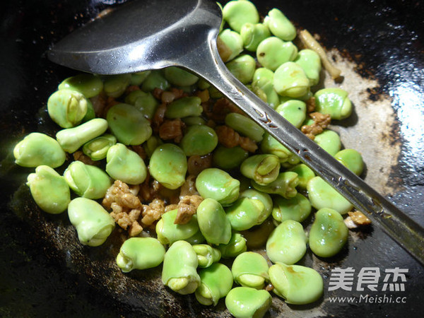 Stir-fried Broad Beans with Pork Belly with Mustard recipe