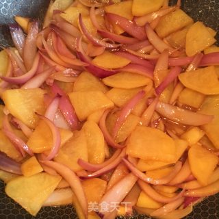 Fried Potato Chips with Purple Onion recipe