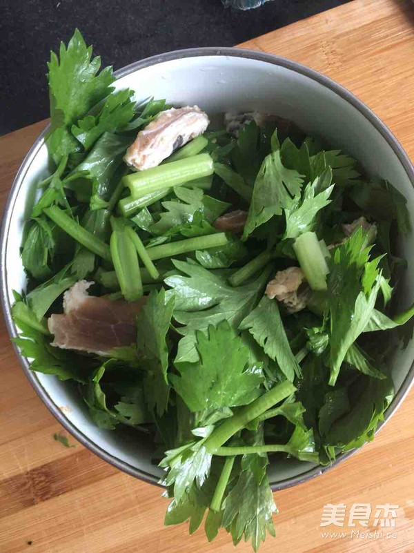 Celery Stir-fried Shark recipe