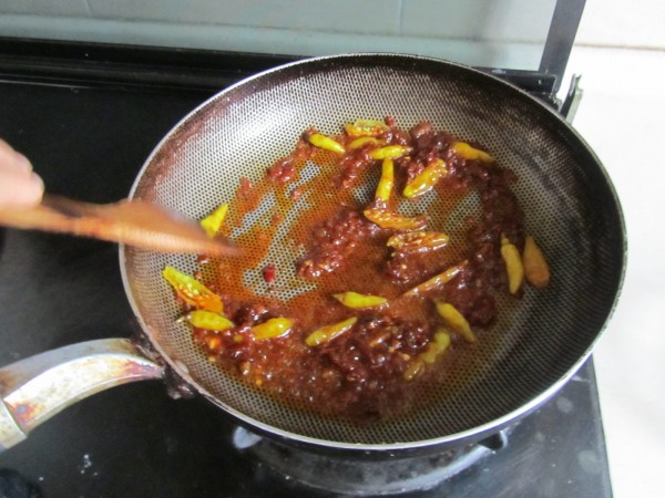 Stir-fried Chicken Gizzards with Pickled Peppers recipe