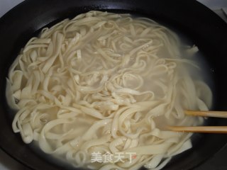 Cold Noodles with Toon Sesame Sauce recipe