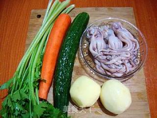 Refreshing Small Cold Dish---------【squid Mixed with Scallion Oil and Seasonal Vegetables】 recipe