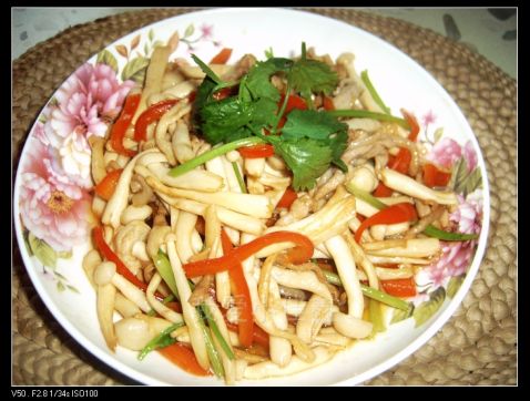 Stir-fried Shredded Pork with Seafood and Mushroom recipe