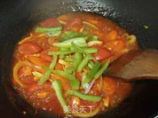 Pasta with Tomato Sauce and Shredded Chicken recipe