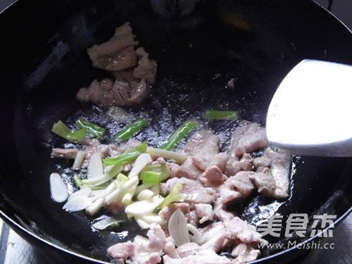 Stir-fried Pork Slices with Asparagus recipe