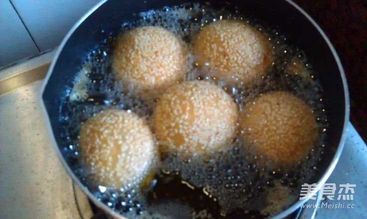 Sesame Glutinous Rice Ball recipe