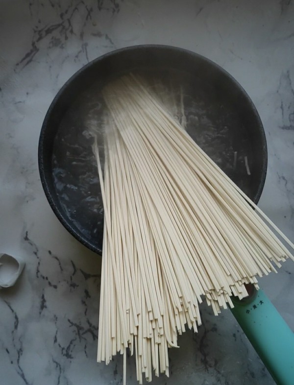 Noodles with Mushroom Fried Sauce recipe