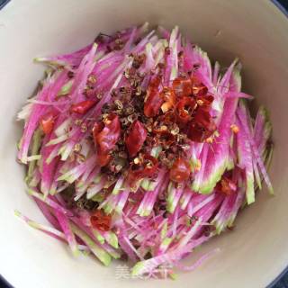 How to Quickly Pickle Shredded Radish recipe