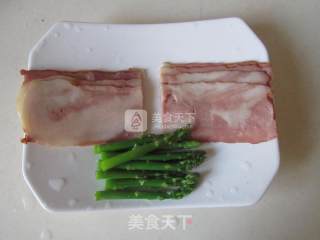 Bacon and Asparagus Rolls recipe