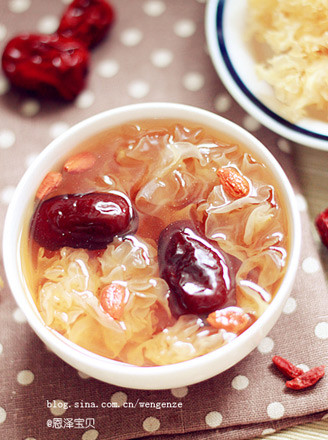 Tremella, Red Date, Wolfberry and Rock Sugar Water recipe