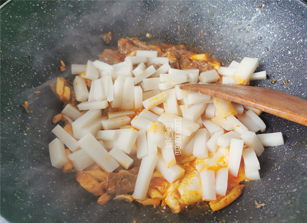 Stir-fried Rice Cake with Fermented Beef recipe