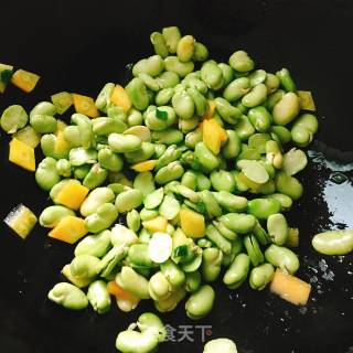 Carrot and Broad Bean Stir-fry recipe