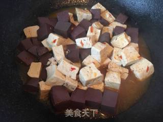 Lamb Blood Stir-fried Tofu recipe