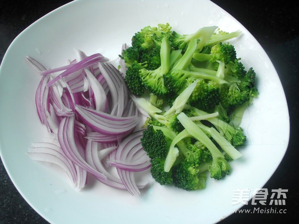 Beef Pasta with Shacha Sauce recipe