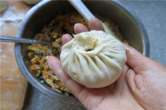 Steamed Noodles with Carotene Buns recipe