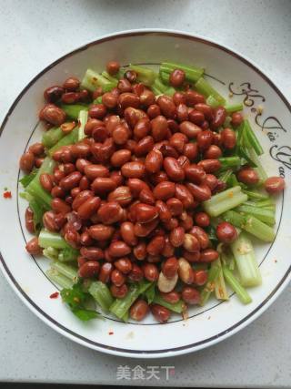 Cold Vegetables-celery Mixed with Peanuts recipe