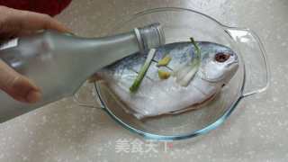 Microwave Steamed Fish: Scallion Golden Pomfret recipe